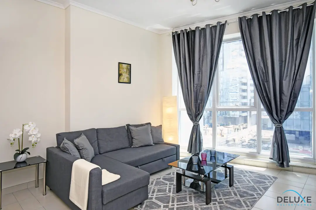 Steps Away From the Beach & Entertainment Hubs 1-Bedroom Unit — Dubai Marina