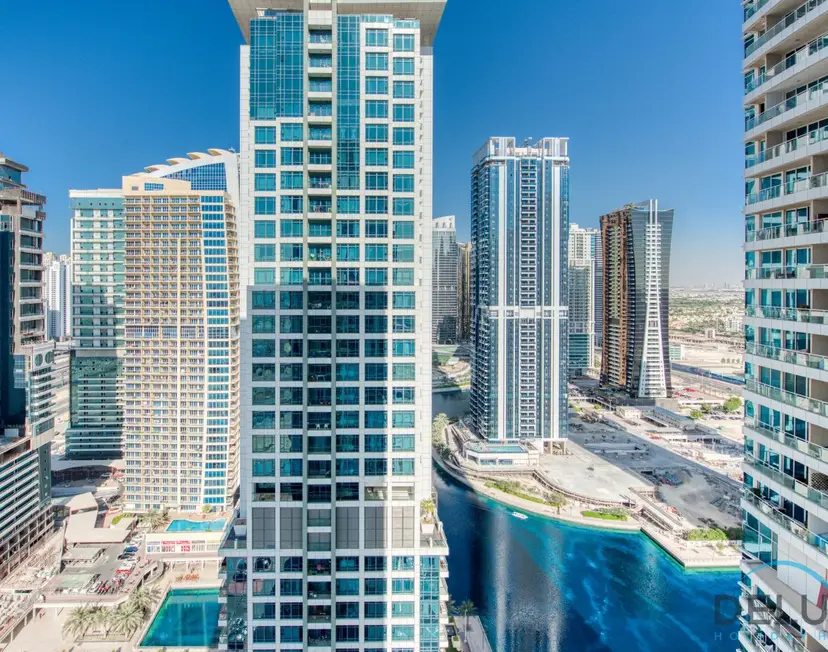 Next to Lake 2-Bedroom Apartment Accessible to Metro — Jumeirah Lake Towers — photo 30