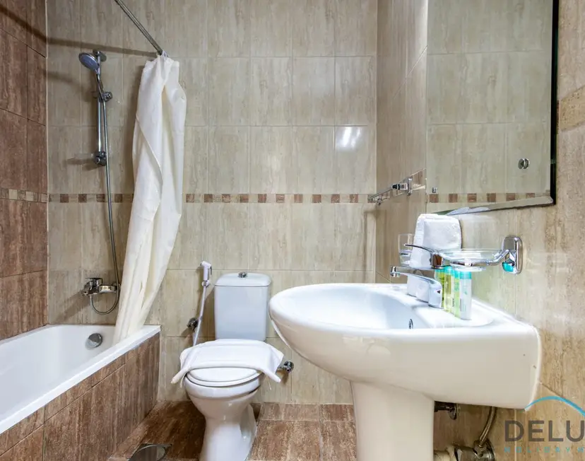 Next to Lake 2-Bedroom Apartment Accessible to Metro — Jumeirah Lake Towers — photo 26