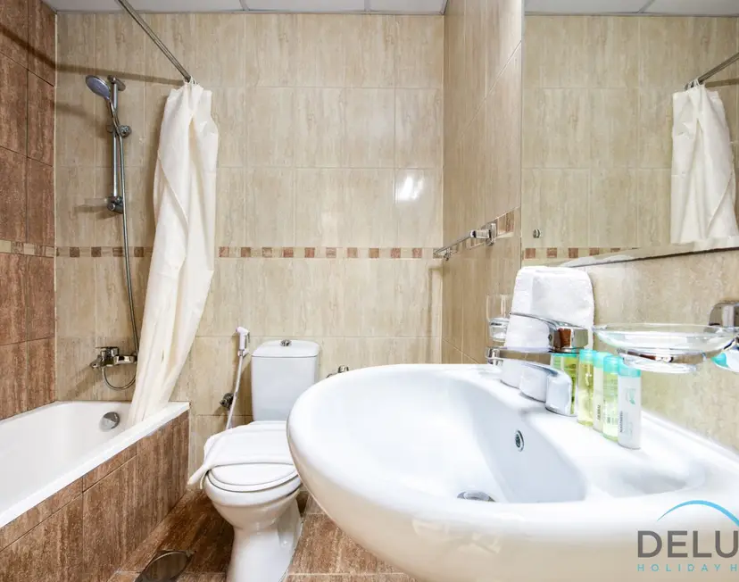 Next to Lake 2-Bedroom Apartment Accessible to Metro — Jumeirah Lake Towers — photo 28