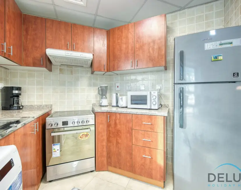 Next to Lake 2-Bedroom Apartment Accessible to Metro — Jumeirah Lake Towers — photo 15