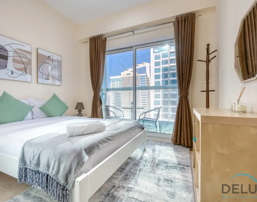 Next to Lake 2-Bedroom Apartment Accessible to Metro — Jumeirah Lake Towers — photo 16