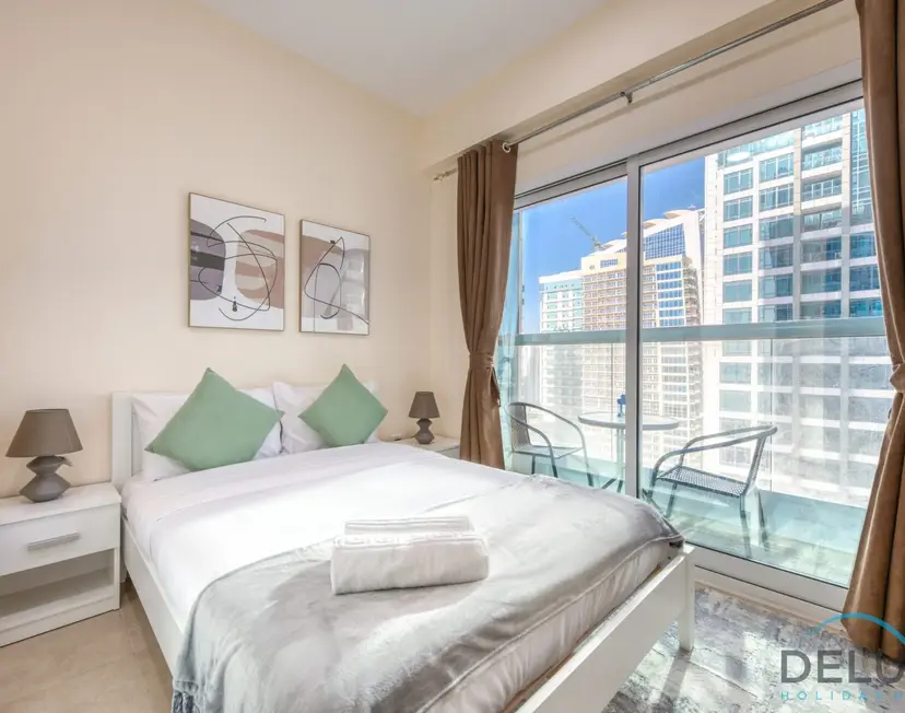 Next to Lake 2-Bedroom Apartment Accessible to Metro — Jumeirah Lake Towers — photo 17