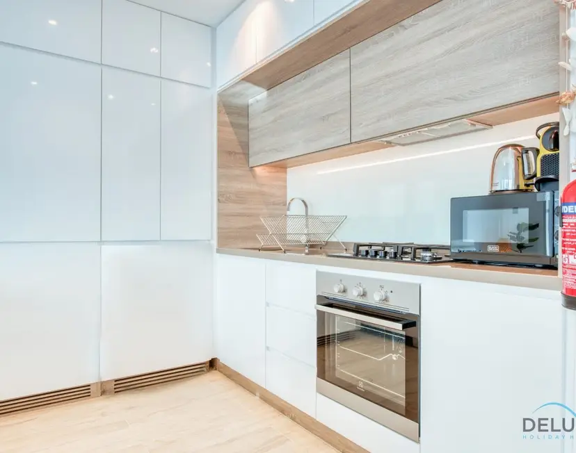 Close to Beach Studio Unit w/ Marina Canal & Sea Views, Studio One — Dubai Marina — photo 16