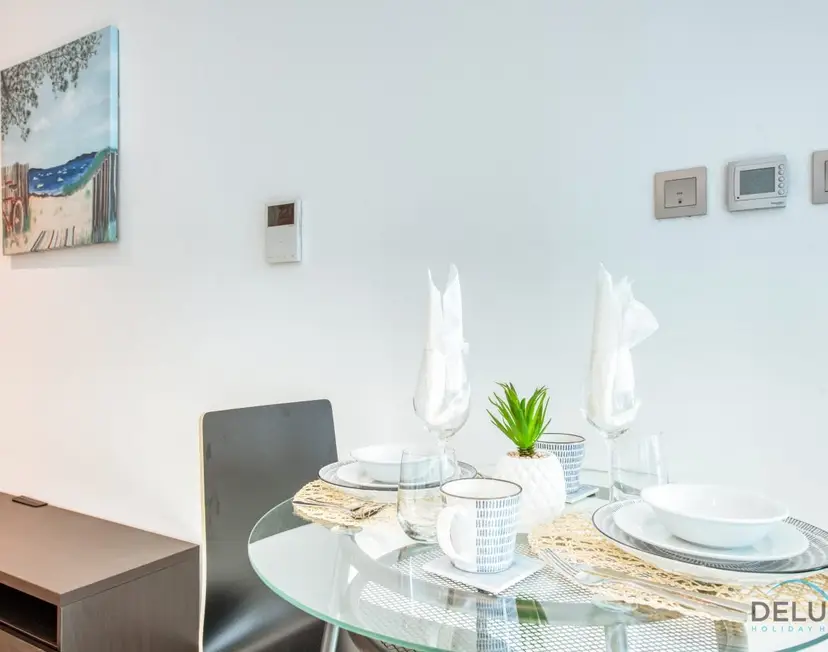 Close to Beach Studio Unit w/ Marina Canal & Sea Views, Studio One — Dubai Marina — photo 9