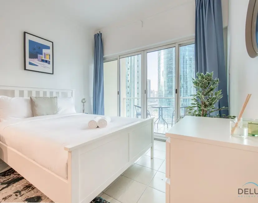 Calm Studio at Lake View Tower JLT — Jumeirah Lake Towers — photo 16