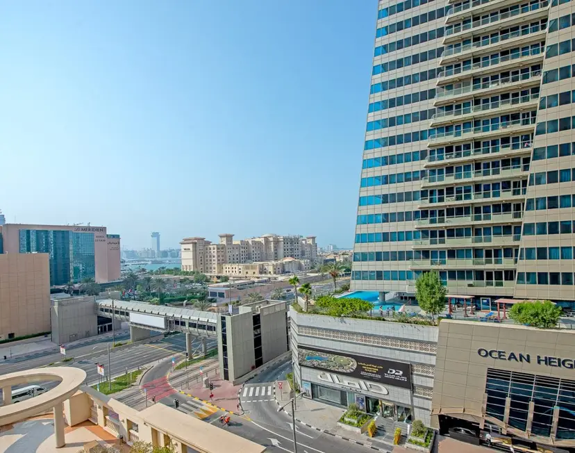 Dazzling 1-Bedroom at Marina Crown — Dubai Marina — photo 10
