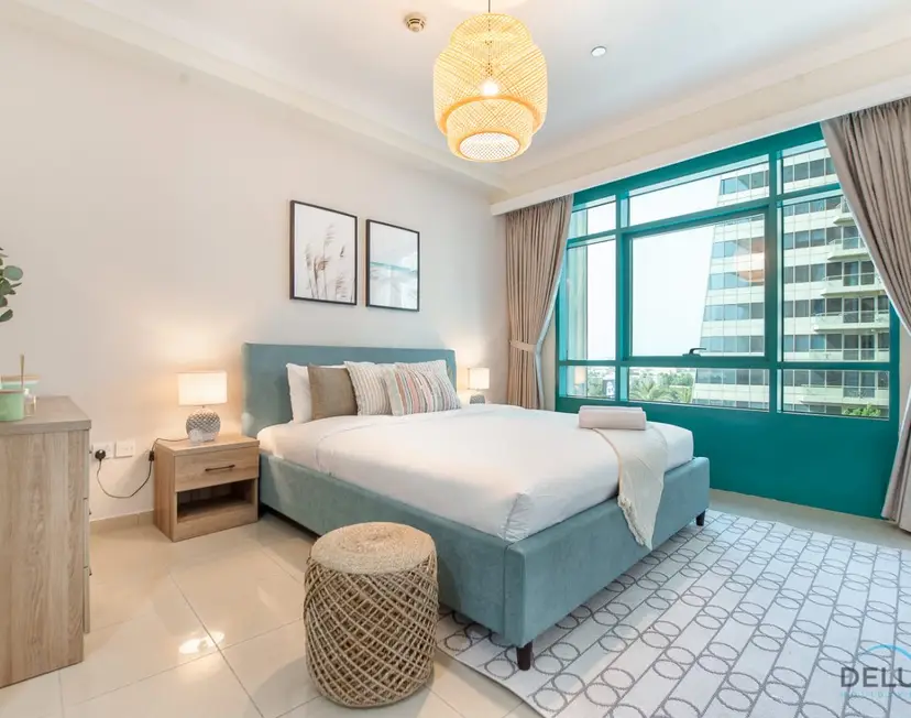 Dazzling 1-Bedroom at Marina Crown — Dubai Marina — photo 13