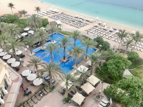 Lively 1-Bedroom at Al Nabat Shoreline — Palm Jumeirah