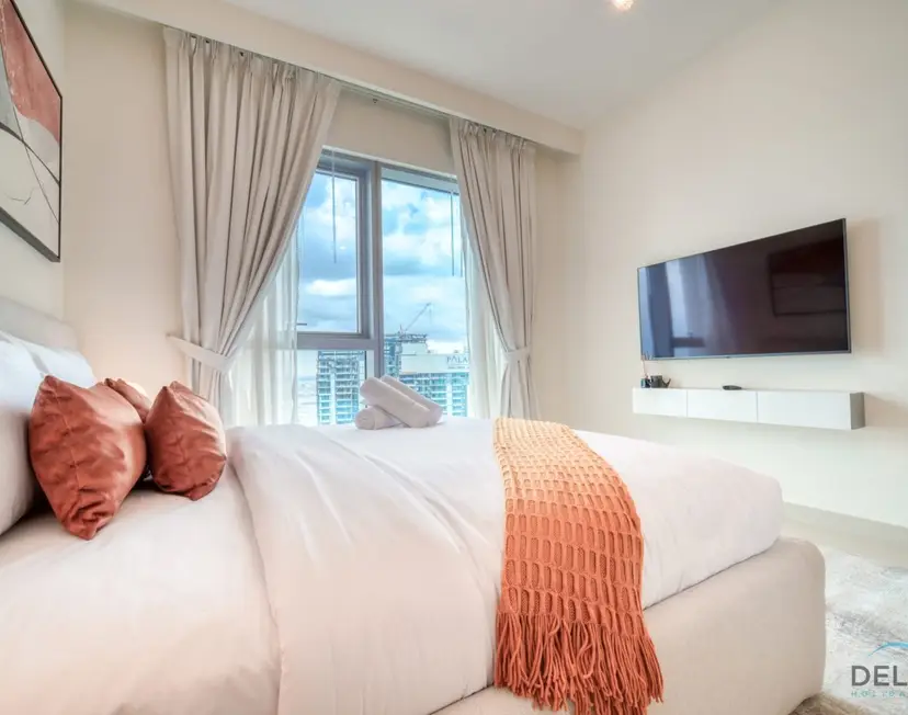Elegant 1-Bedroom at Harbour Views Tower — Dubai Creek Harbour — photo 21