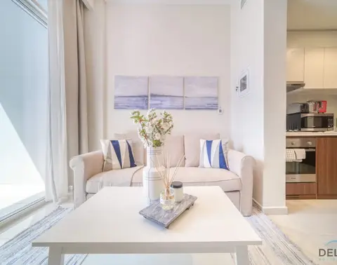 Contemporary 1-Bedroom at Vera Tower — Business Bay — photo 2