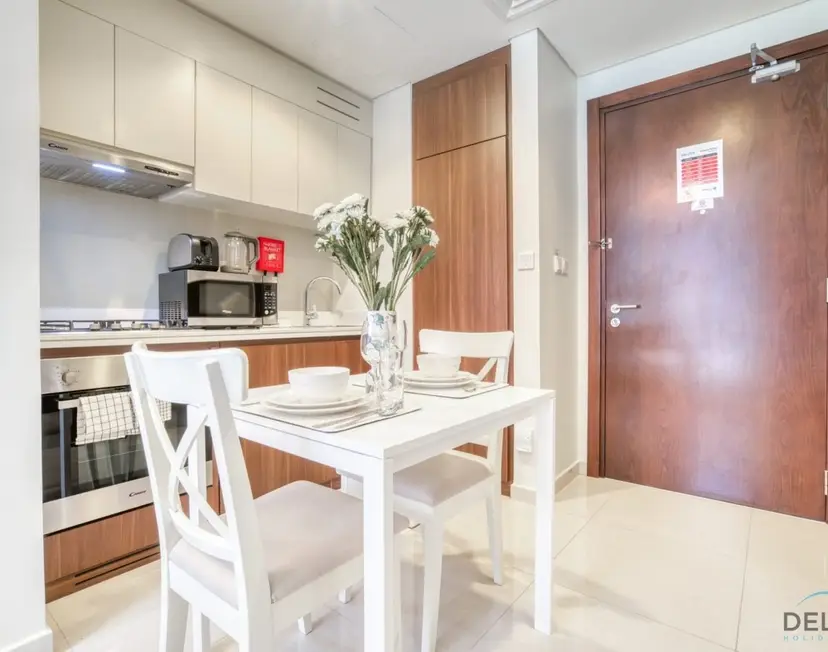 Contemporary 1-Bedroom at Vera Tower — Business Bay — photo 11