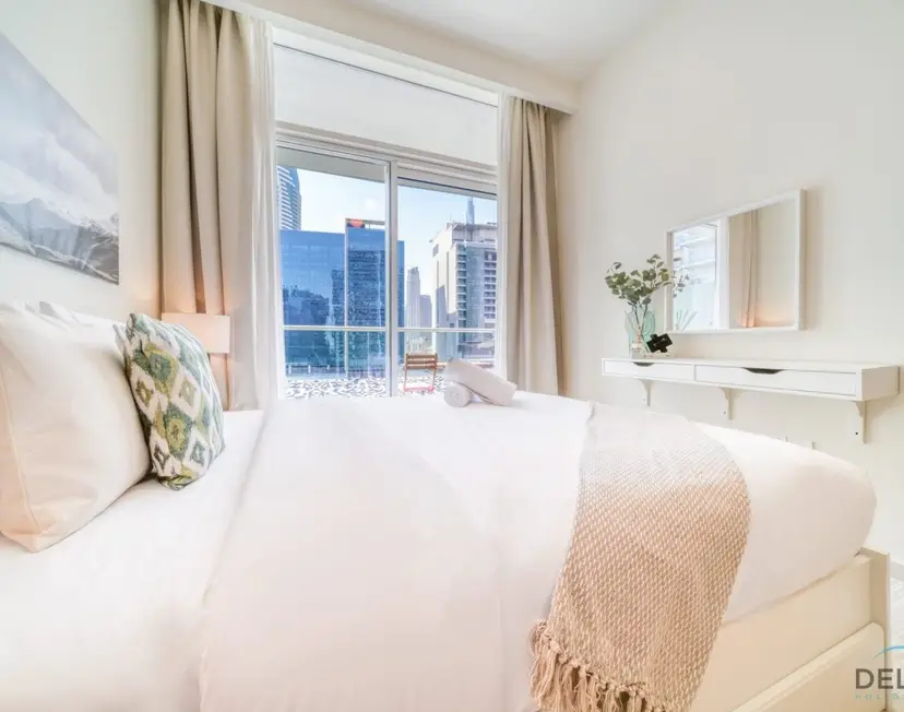 Contemporary 1-Bedroom at Vera Tower — Business Bay — photo 12