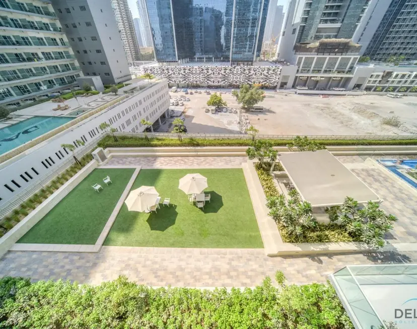 Contemporary 1-Bedroom at Vera Tower — Business Bay — photo 24