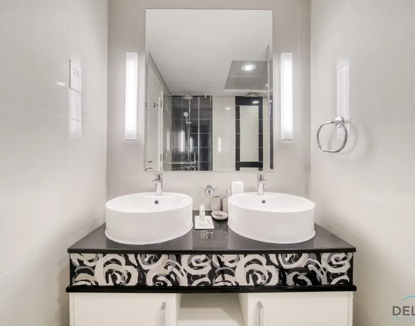 Chic 1-Bedroom at The Signature — Downtown Dubai — photo 31
