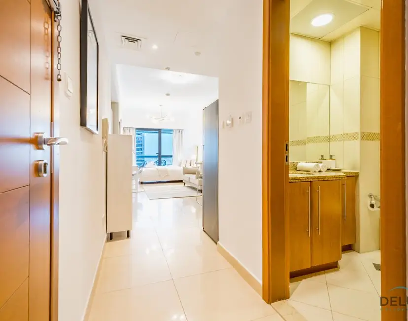 Charming Studio in Saba 3, Jumeirah Lake Tower — Jumeirah Lake Towers — photo 7