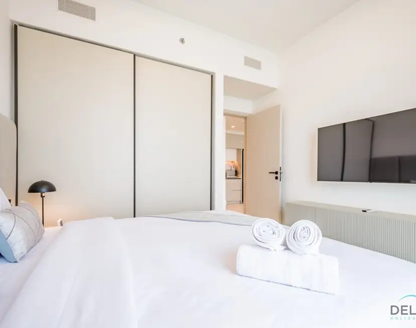 Charming 1-Bedroom Apartment at Marina Vista Tower 2 — Emaar Beachfront — photo 30