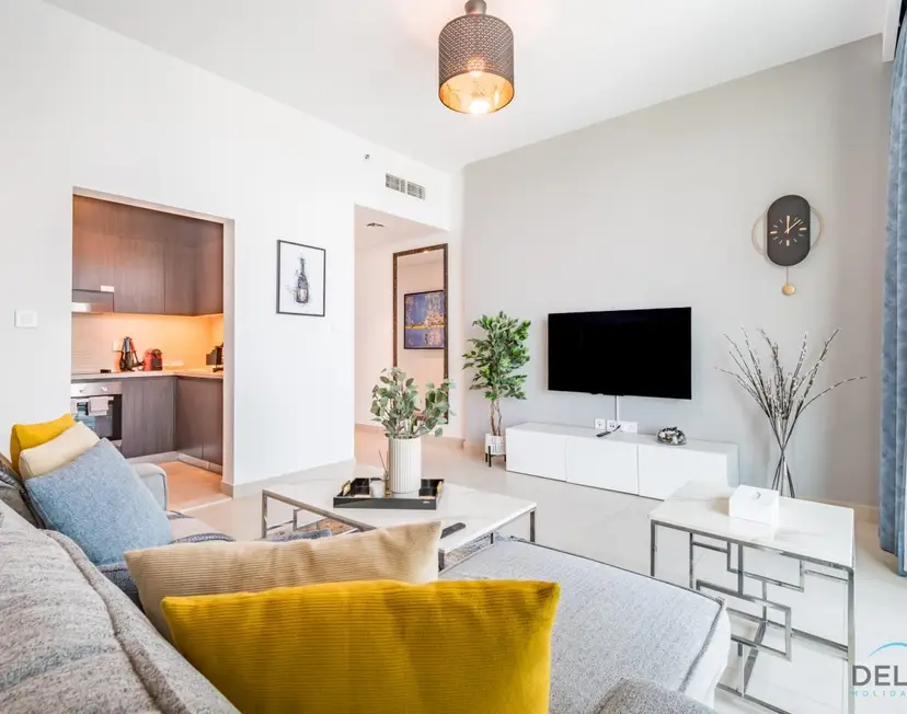 Charming 1-Bedroom Apartment — Downtown Dubai — photo 10