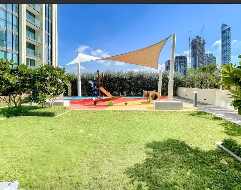 Charming 1-Bedroom Apartment — Downtown Dubai — photo 40