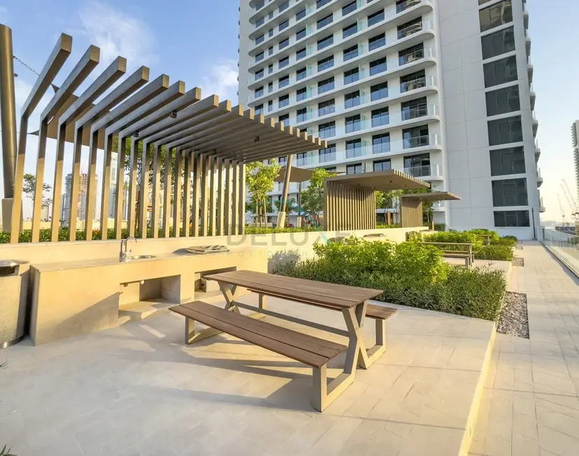 Partial Marina and City Views 1-Bedroom — Emaar Beachfront — photo 24