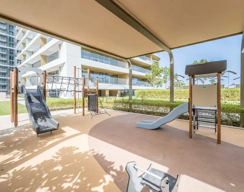 Partial Sea Views with Private Beach Access — Emaar Beachfront — photo 22