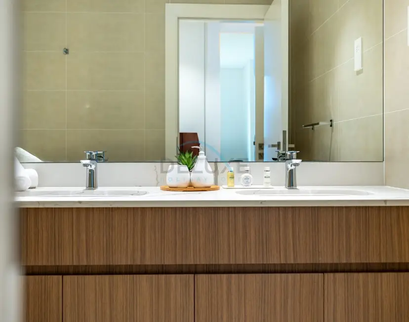 Urban Beachside 2-Bedroom with a Glimpse of Burj Khalifa — La Mer — photo 25
