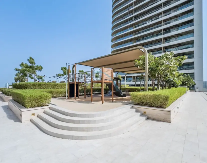 Partial Sea Views with Private Beach Access — Emaar Beachfront — photo 24
