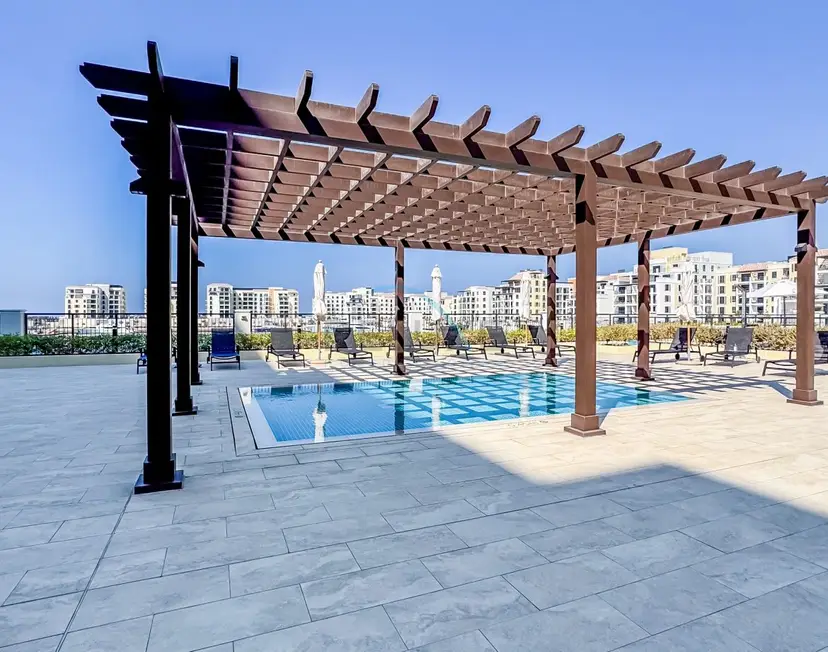 Urban Beachside 2-Bedroom with a Glimpse of Burj Khalifa — La Mer — photo 32