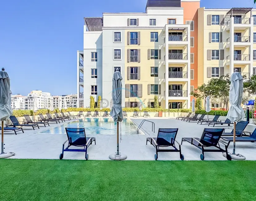 Urban Beachside 2-Bedroom with a Glimpse of Burj Khalifa — La Mer — photo 36