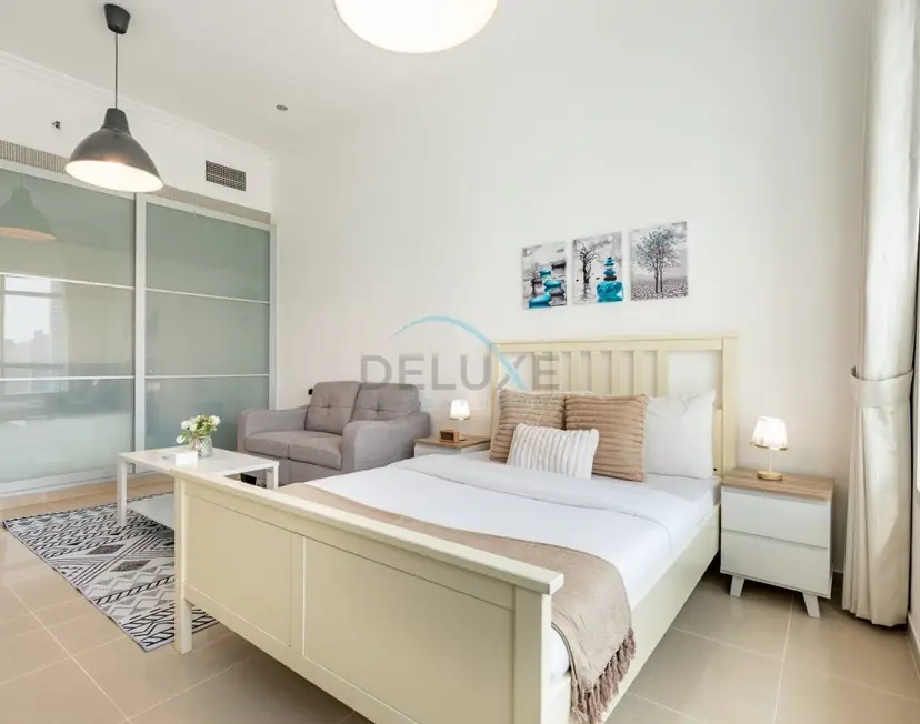Chic Waterfront Location with Direct Metro Access and a Glimpse of Ain — Jumeirah Lake Towers — photo 3