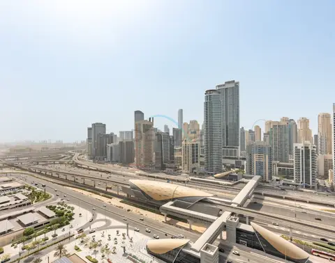 Chic Waterfront Location with Direct Metro Access and a Glimpse of Ain — Jumeirah Lake Towers — photo 5