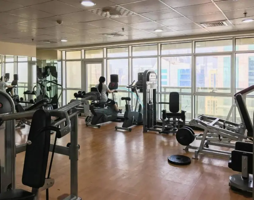 Chic Waterfront Location with Direct Metro Access and a Glimpse of Ain — Jumeirah Lake Towers — photo 14