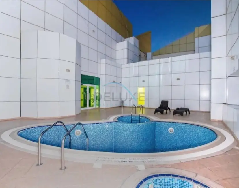 Chic Waterfront Location with Direct Metro Access and a Glimpse of Ain — Jumeirah Lake Towers — photo 6