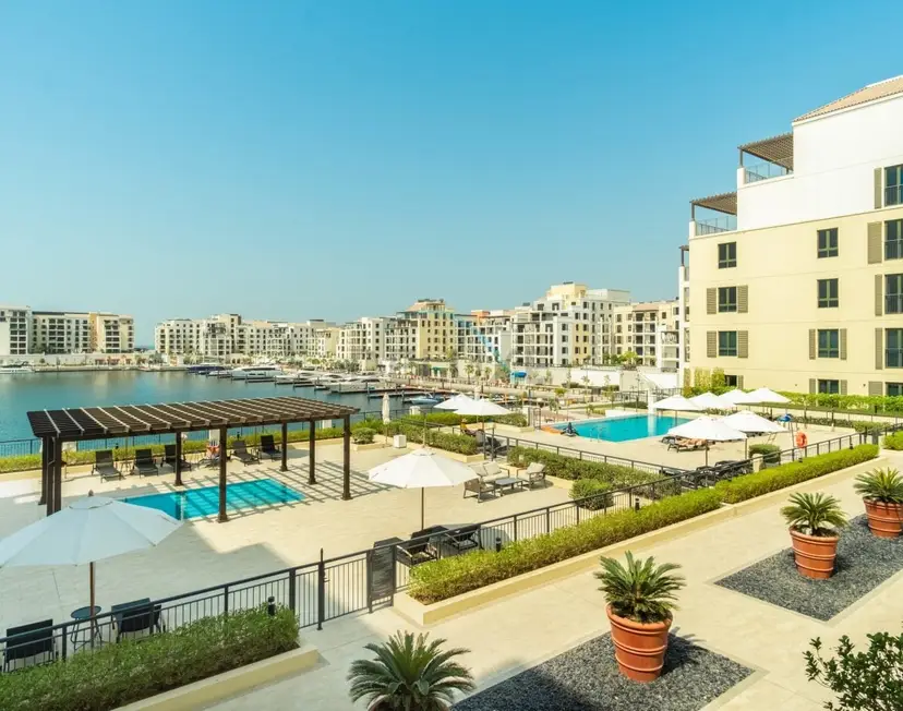 Seafront 2-Bedroom, Within Walking Distance to La Mer Beach — photo 30