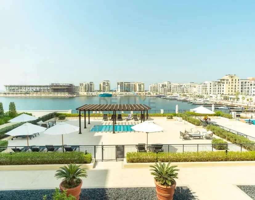 Seafront 2-Bedroom, Within Walking Distance to La Mer Beach — photo 39