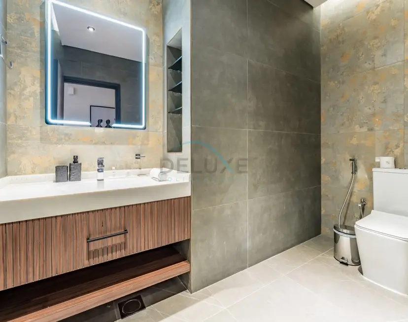 Luxurious High-Floor 3-Bedroom with Assistant Room — Jumeirah Lake Towers — photo 16