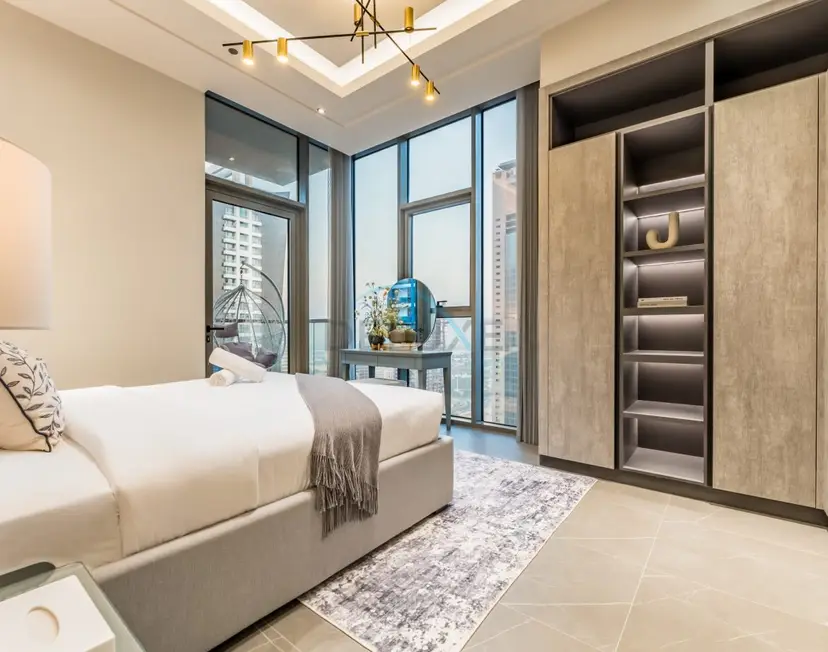 Luxurious High-Floor 3-Bedroom with Assistant Room — Jumeirah Lake Towers — photo 18
