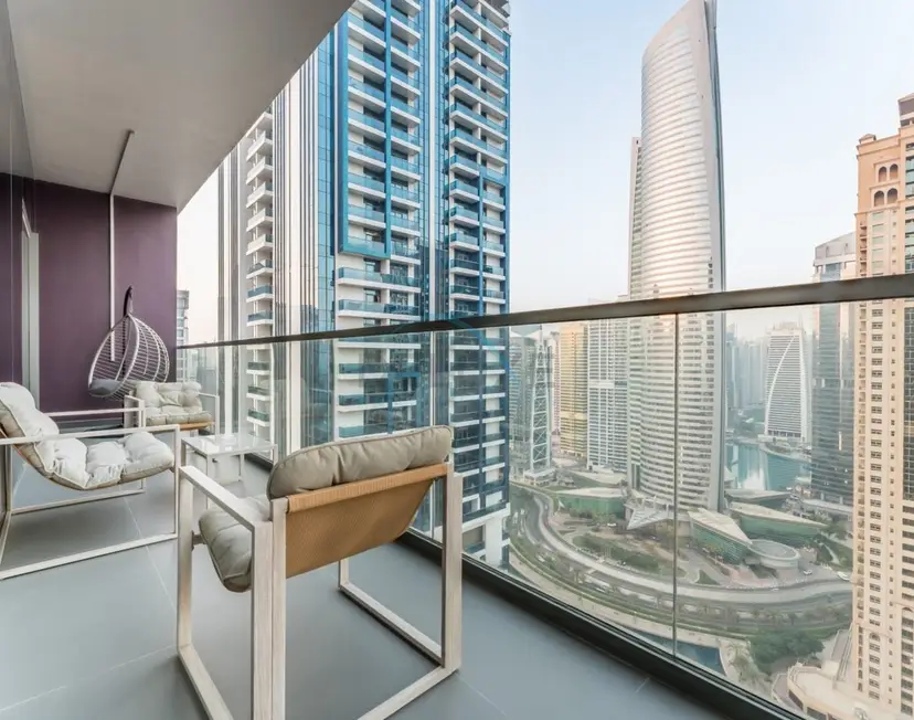 Luxurious High-Floor 3-Bedroom with Assistant Room — Jumeirah Lake Towers — photo 3