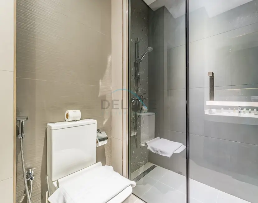Luxurious High-Floor 3-Bedroom with Assistant Room — Jumeirah Lake Towers — photo 30