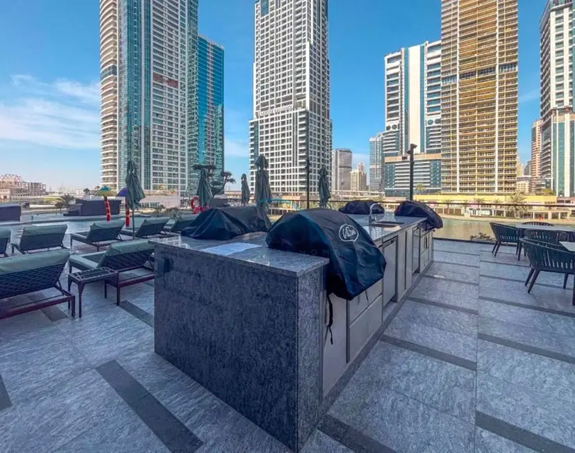 Luxurious High-Floor 3-Bedroom with Assistant Room — Jumeirah Lake Towers — photo 31
