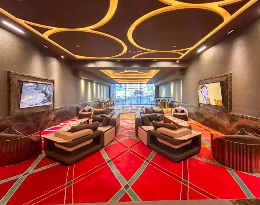Luxurious High-Floor 3-Bedroom with Assistant Room — Jumeirah Lake Towers — photo 35