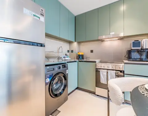 Just Moments from Coca-Cola Arena and Metro 1-Bedroom — Al Wasl — photo 4