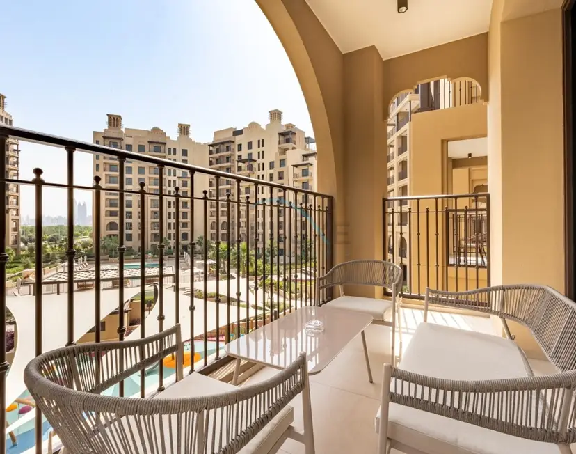 Chic 2-Bedroom Retreat with Assistant Room — Jumeirah — photo 4