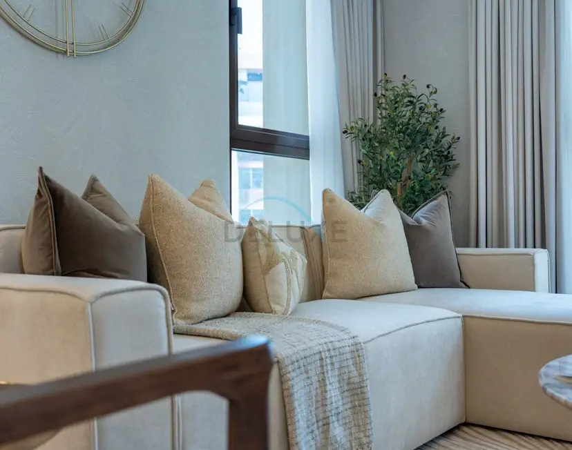 Chic 2-Bedroom Retreat with Assistant Room — Jumeirah — photo 13