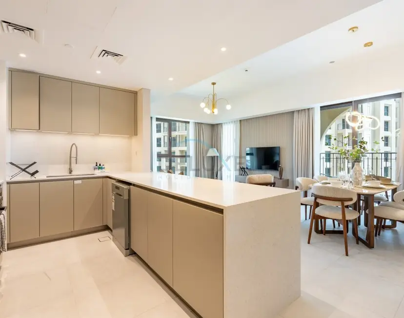 Chic 2-Bedroom Retreat with Assistant Room — Jumeirah — photo 19