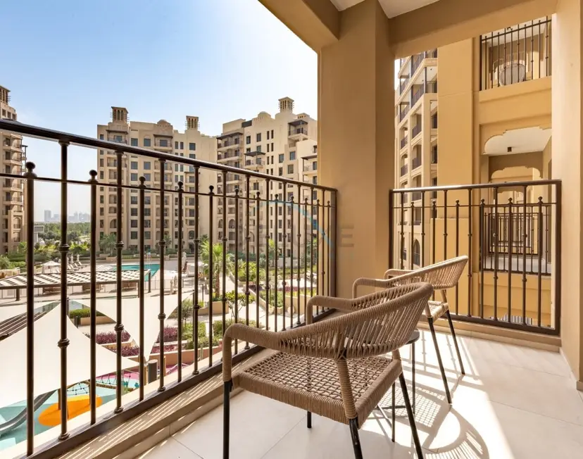 Chic 2-Bedroom Retreat with Assistant Room — Jumeirah — photo 27