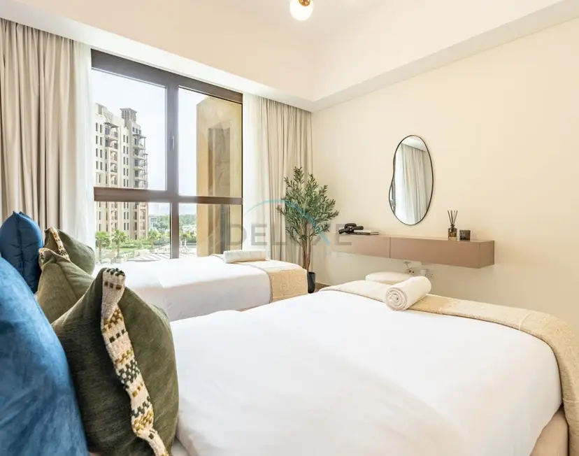 Chic 2-Bedroom Retreat with Assistant Room — Jumeirah — photo 31
