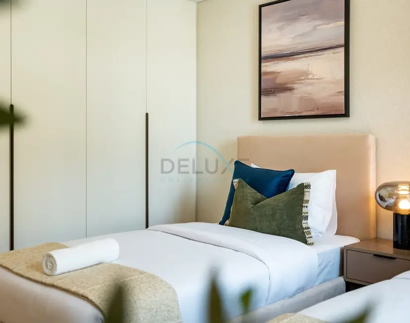 Chic 2-Bedroom Retreat with Assistant Room — Jumeirah — photo 33