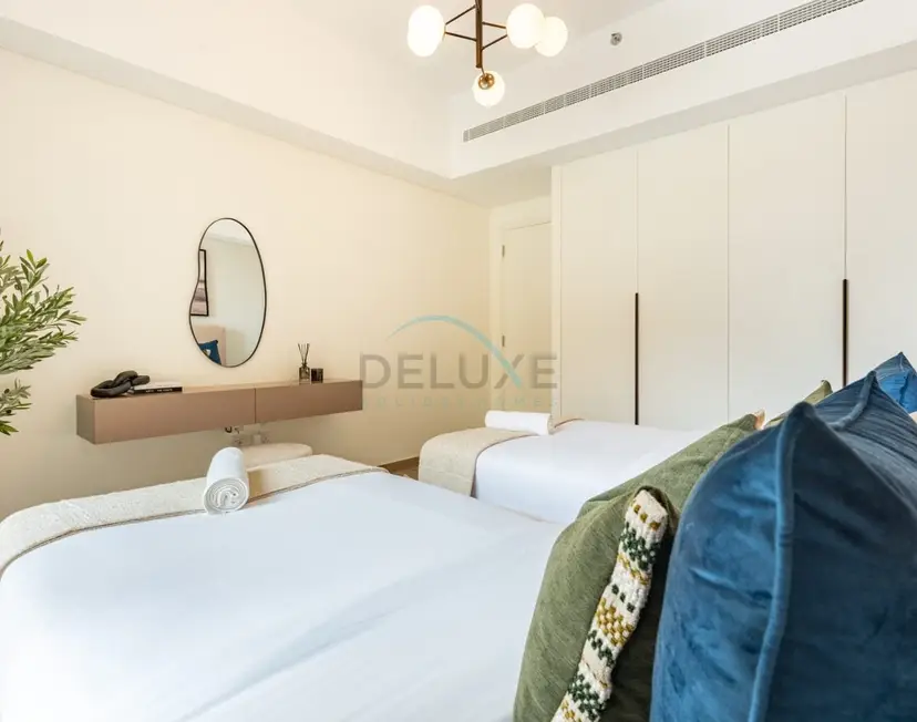 Chic 2-Bedroom Retreat with Assistant Room — Jumeirah — photo 34