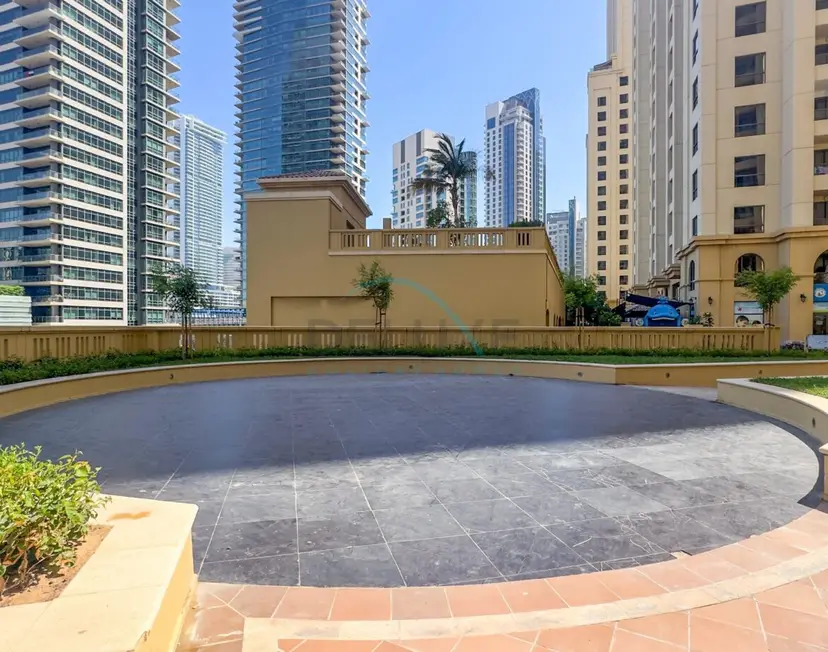 Balcony Overlooking the Marina and Yachts — Jumeirah Beach Residence — photo 31